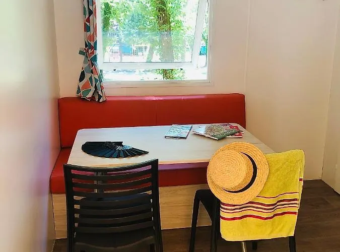 De Maillac Kamp alanı Sainte-Nathalène