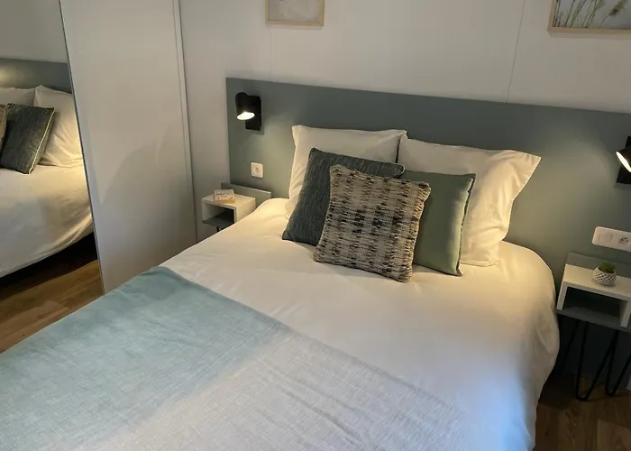 De Maillac * Sainte-Nathalène